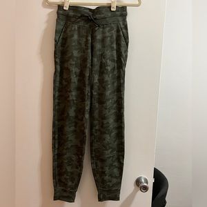Green army lulu lemon jogger